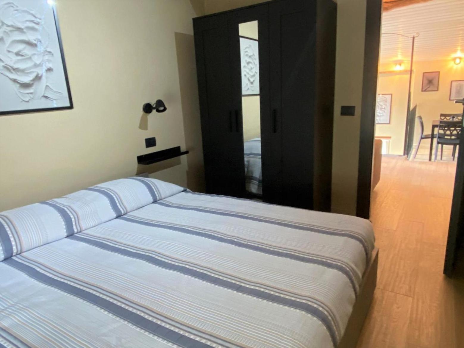 Argegno'S River - Central Apartment Lake View Cameră foto